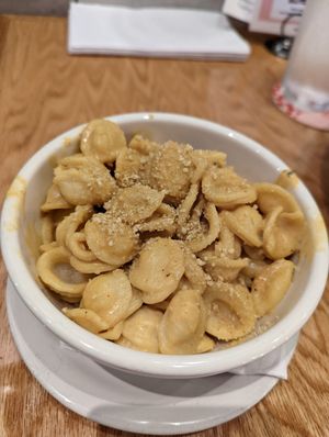 Mac and cheese at Sticky Fingers Diner in Washington