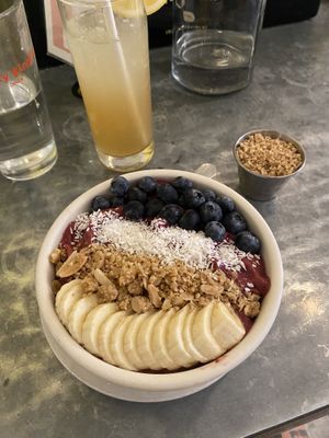 Smoothie Bowl w/Extra Granola and Ginger Mocktail   at Sticky Fingers Diner in Washington