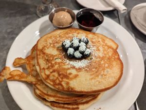  at Sticky Fingers Diner in Washington