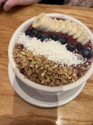 Smoothie bowl  at Sticky Fingers Diner in Washington