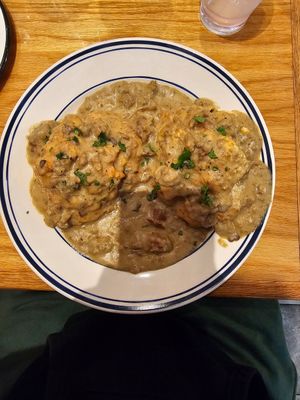 Biscuits and gravy at Sticky Fingers Diner in Washington