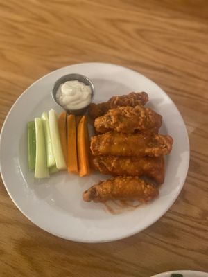 Buffalo wings  at Sticky Fingers Diner in Washington