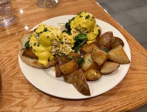 florentine benedict at Sticky Fingers Diner in Washington