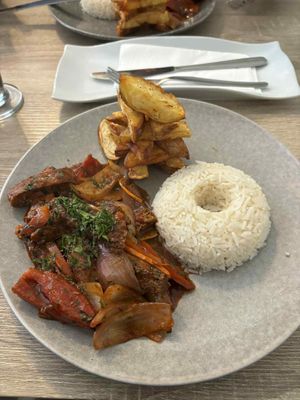 Lomo saltado at Sattva by Govinda in Aguas Calientes