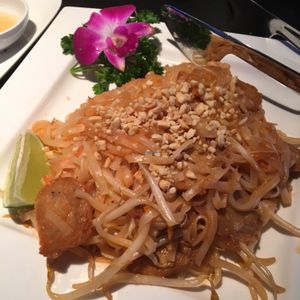 pad thai at Bayberry Vegan Cafe in Woburn
