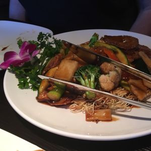 stirfry noodles at Bayberry Vegan Cafe in Woburn