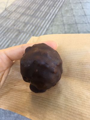 Vegan ferrero at BeBo Cold Press in Barcelona