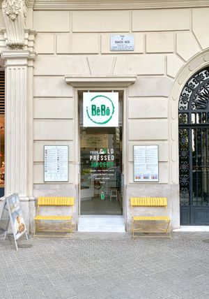Fachada Bebo at BeBo Cold Press in Barcelona