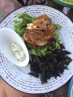 Raw burger at Bistraw Zdravo Zivo in Skopje