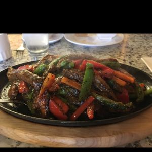 Sizzling Vegan Beef Black Pepper Sauce at Yuan Su Vegetarian in Portland