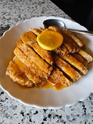 Lemon veggi chicken at Yuan Su Vegetarian in Portland