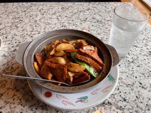 Veggie Ham, Mixed Mushrooms, & Tofu with Hot Sauce in Hot Pot

I love the spicy and numbing effect ("málà") of the Sichuan peppercorns. at Yuan Su Vegetarian in Portland