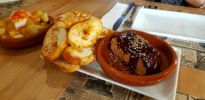 Degustación de entrantes at La Rogeta Cuina Vegana in Valencia