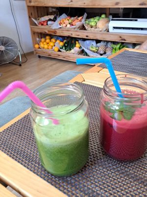 Freshly made juices at Happy Belly / Eat Smart in Tirana