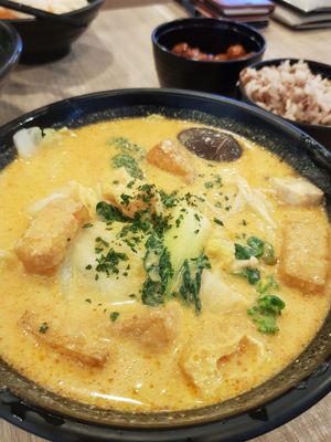 Laksa soup bowl at Greendot 绿一点 - Nex in Northeast Singapore
