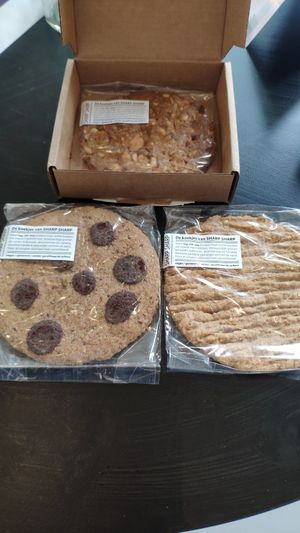 Almond, cashew and chocolate chip cookies at Sharp Sharp Food in Barendrecht