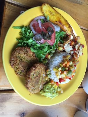 Main course from the menu at Farolero in Cali