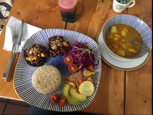 lunch for 9'000 COP at Farolero in Cali