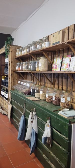 Bulk area 
#seeds #pulsesinbulk #nuts
#nutricionalyastinbulk at Green Beans in Lisbon