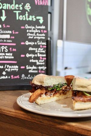 Sandes No Chicken em Bolo do Caco at Green Beans in Lisbon