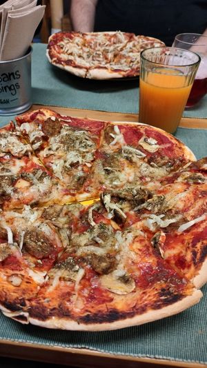 Pizza at Green Beans in Lisbon