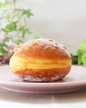 Bola de Berlim
Vegan Berliner/Doughnut with custard creme at Green Beans in Lisbon