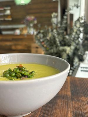 Pea and Mushroom Soup | Sopa de Ervilhas e Cogumelos at Green Beans in Lisbon