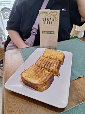 Vegan Chorizo Sandwich at Green Beans in Lisbon