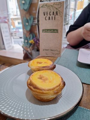 The best vegan Pastel de Nata  i tried in Lisboa 💚 at Green Beans in Lisbon