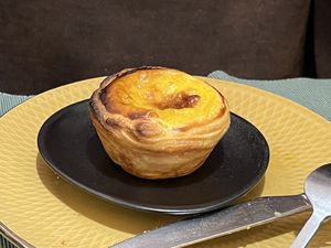 natas hechas en el local #Veganuary at Green Beans in Lisbon