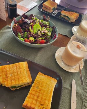 Spinat-Pilze Toast at Green Beans in Lisbon
