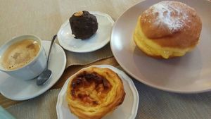 Postres típico de Lisboa veganos at Green Beans in Lisbon