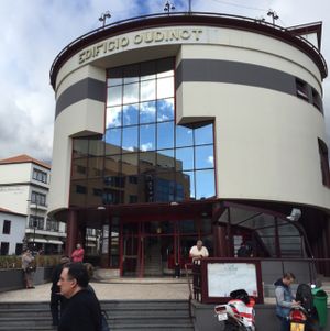 Non-descript building where Oasis is on 2nd floor at Olives Restaurante in Funchal
