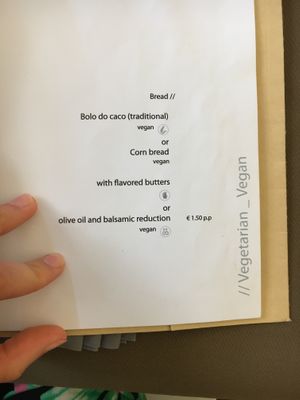 vegetarian and vegan menu: bread at Olives Restaurante in Funchal