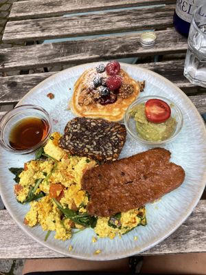 Ultimate Breakfast at Emmi's Kitchen - Glockenbach in Munich