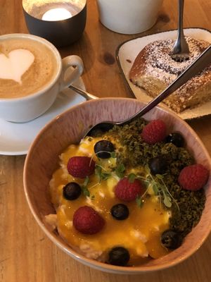 Rice Milk Bowl and Zimtschnecke   at Emmi's Kitchen - Glockenbach in Munich