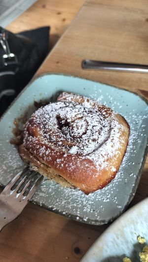 Cinnamon roll at Emmi's Kitchen - Glockenbach in Munich