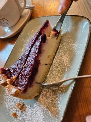 Heidelbeer Käsekuchen #Veganuary at Emmi's Kitchen - Glockenbach in Munich
