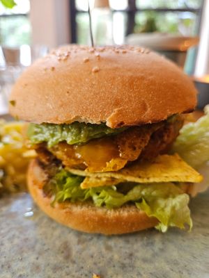 Cheezy Jalapeño Burger #Veganuary at Emmi's Kitchen - Glockenbach in Munich