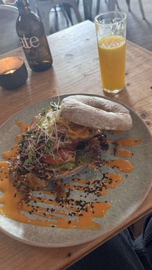 planted Chicken Bagel  at Emmi's Kitchen - Glockenbach in Munich