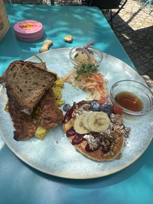 Ultimate breakfast   at Emmi's Kitchen - Glockenbach in Munich