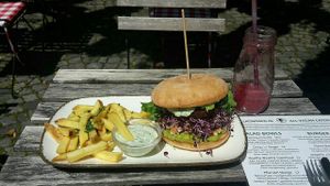 Avocado Burger & Fruit Explosion Smoothie. 😍😍😍 at Emmi's Kitchen - Glockenbach in Munich