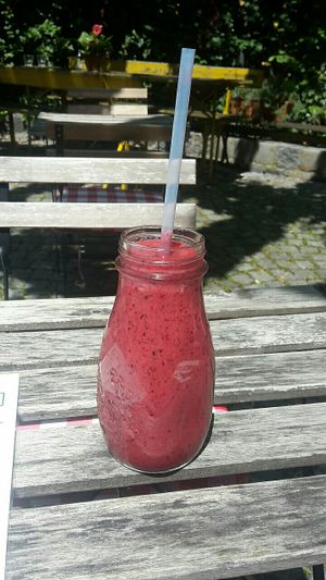 Fruit Explosion Smoothie at Emmi's Kitchen - Glockenbach in Munich