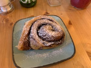 Cinnamon roll - Zimtschneke at Emmi's Kitchen - Glockenbach in Munich