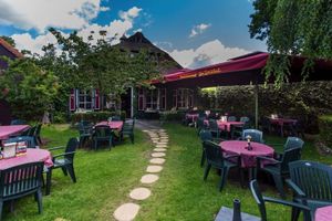 Outside seating at Smickel in Soest