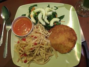 Pasta with vegetables and vegan cake at Xela Green in Quetzaltenango