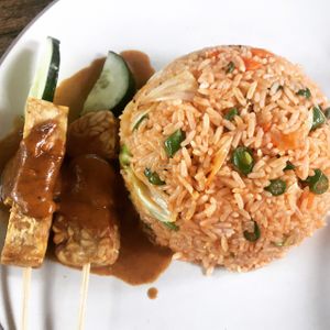 vegetable fried rice with tempe satay at Bali Maitreya Cafe in Lembongan