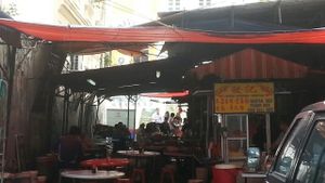 Find it in the middle at Vegetarian Stall - Jalan Hang Lekiu in Kuala Lumpur