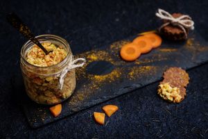 SALATĂ DE CRUDITĂȚI

Ingrediente: țelină, cartof dulce, morcov, caju, lămâie, turmeric, sare.
Cantitate: 150 gr
 at Rawyal Brunch & Cakes in Bucharest