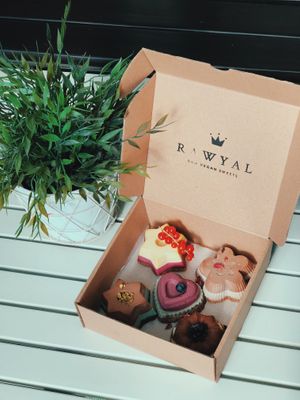 CUPCAKE RUSH

https://rawyal.ro/produs/cupcake-rush/ at Rawyal Brunch & Cakes in Bucharest